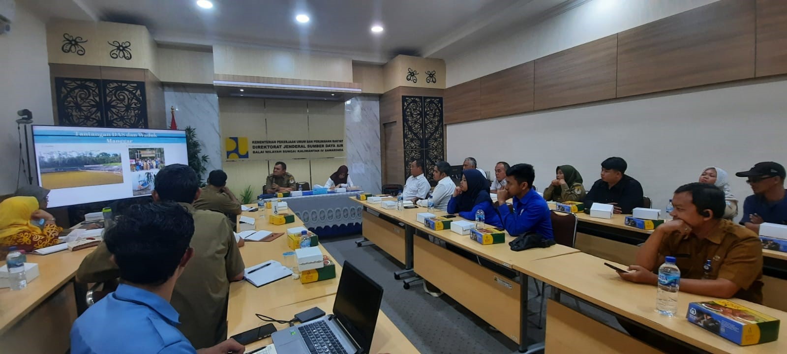 Read more about the article Rapat Sinkronisasi dan Integrasi Perencanaan DAS dan Waduk Manggar dalam rangka Pengendalian Pembangunan Lingkungan Hidup dan Kehutanan di Wilayah Ekoregion Kalimantan